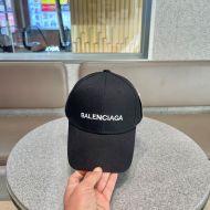 Balenciaga Classic Embroidered Logo Cap In Black