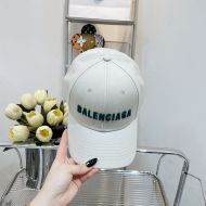 Balenciaga Logo Classic Baseball Cap In Beige