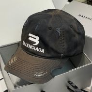 Balenciaga 3B Logo Embroidered Cap In Black/White