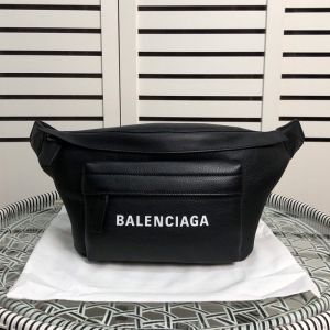 Balenciaga Everyday Beltpack In Calfskin Black