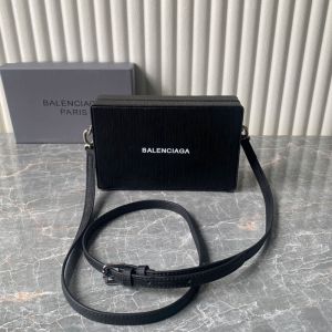 Balenciaga Everyday Box Bag In Leather Black