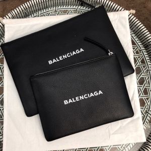 Balenciaga Everyday Pouch In Calfskin Black